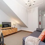 Apartamento Hillside - By Wehost *