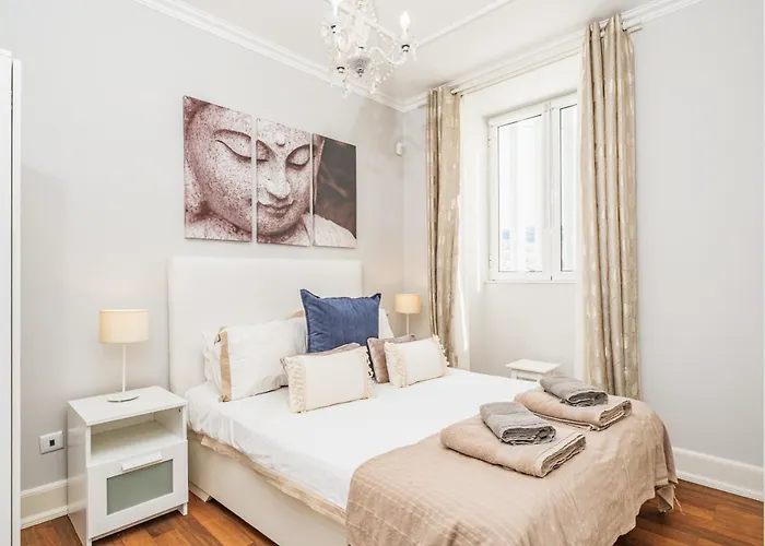 Hillside - By Wehost * 丰沙尔