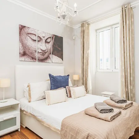 Hillside - By Wehost * 푼샬